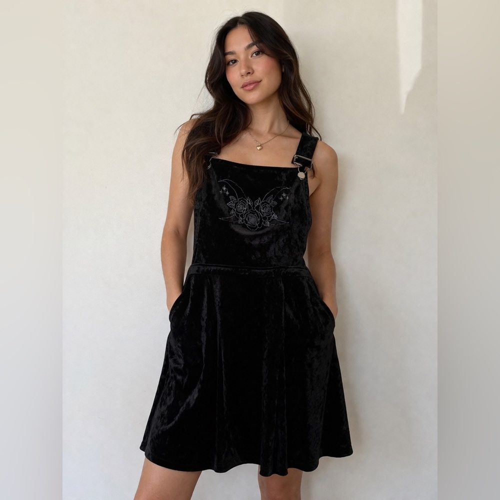 Hot topic Black Velvet Embroidered Pinafore Dress